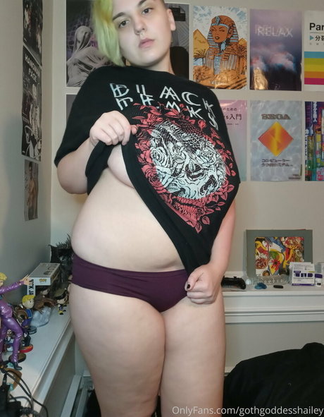 Gothgoddesshailey photo 52