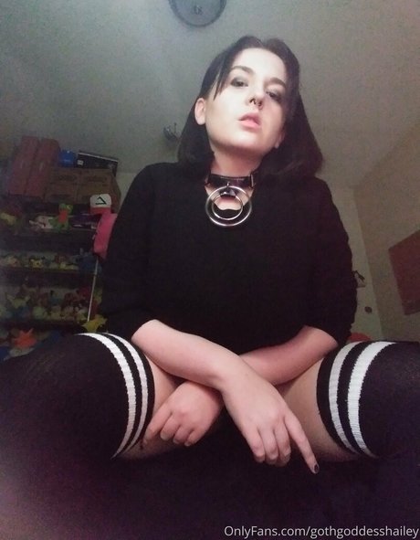 Gothgoddesshailey photo 90