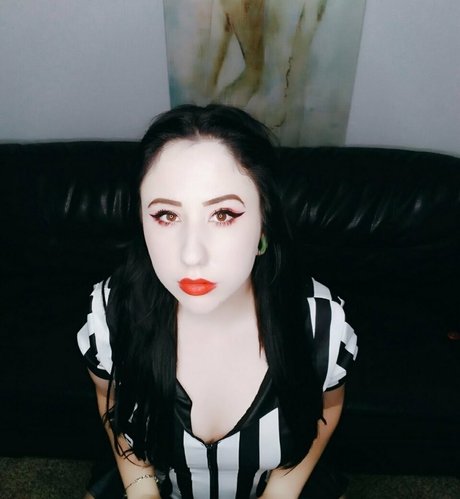 Gothickitti photo 1