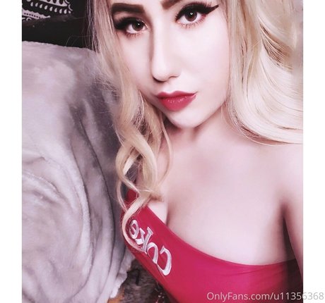 Gothickitti photo 6