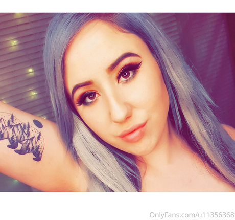 Gothickitti photo 11