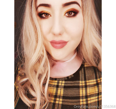 Gothickitti photo 42