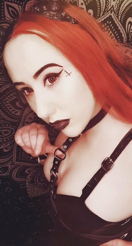 Gothickitti photo 79