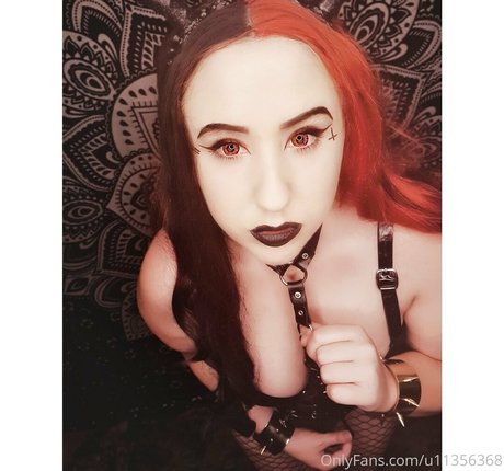 Gothickitti photo 110