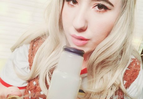 Gothickitti photo 157