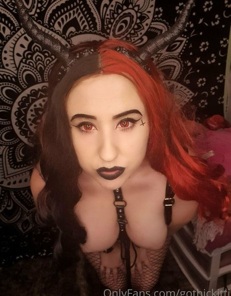 Gothickitti photo 217