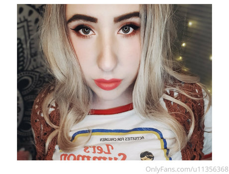 Gothickitti photo 234