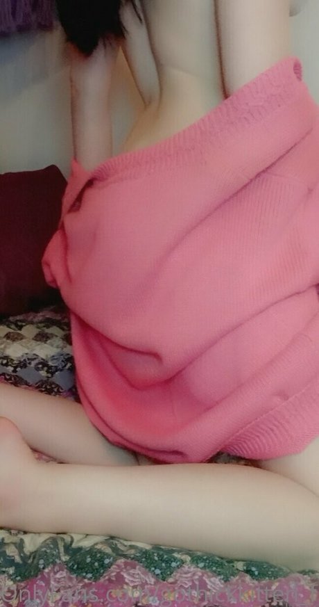 Gothickkitten_free photo 2