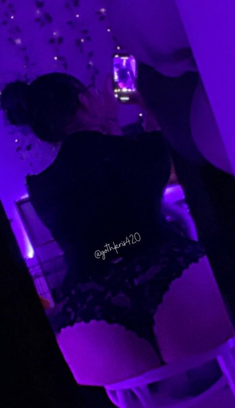 Gothkris420 photo 2
