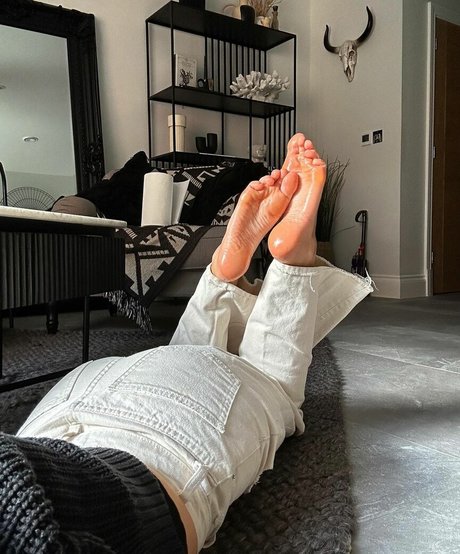 Graceful Feet photo 6