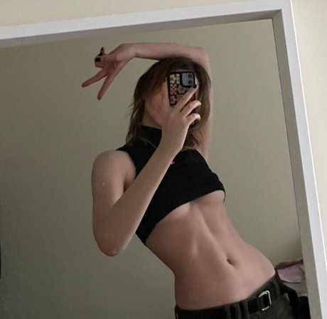 Kira Rausch photo 9