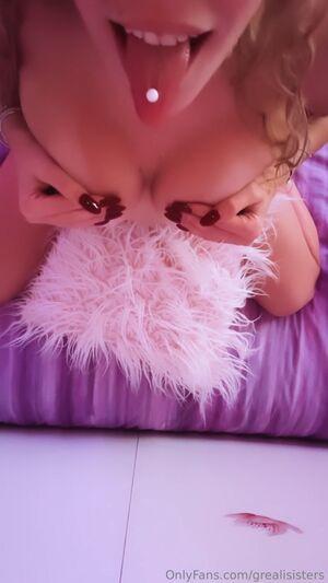 Grealisisters photo 267