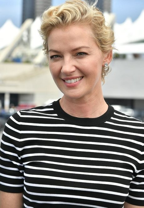 Gretchen Mol photo 22