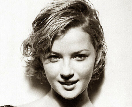 Gretchen Mol photo 38