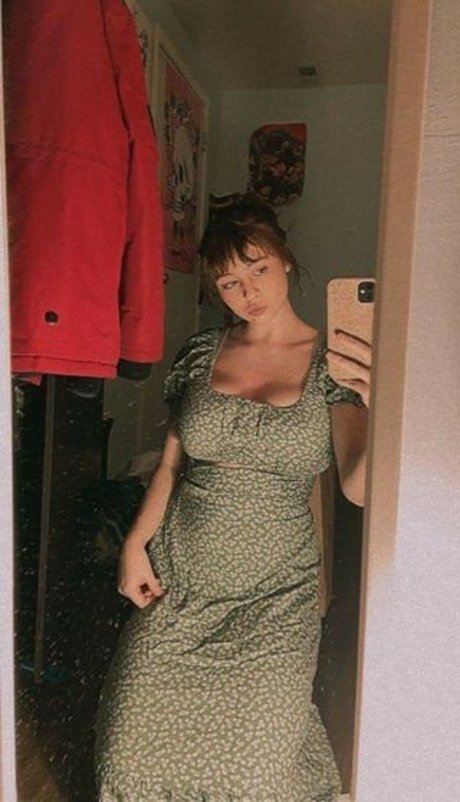 Gulliblecream288 photo 8