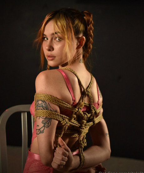Gwenhoney photo 93