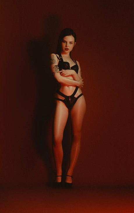 Gwenhoney photo 201