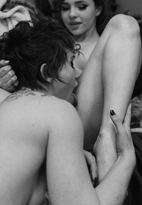 Gwenhoney photo 245