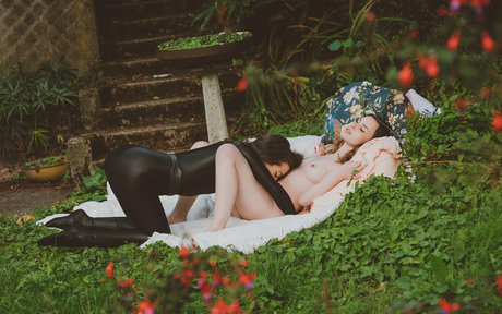Gwenhoney photo 295