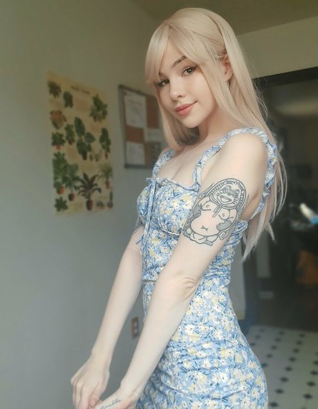 Gwenhoney photo 303