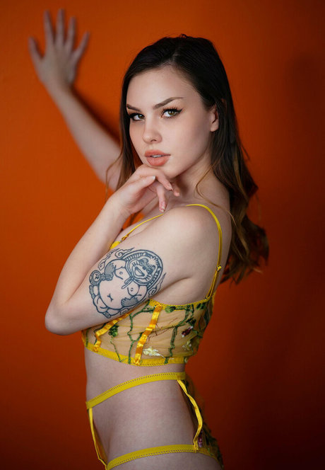 Gwenhoney photo 311