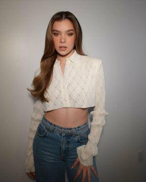 Hailee Steinfeld photo 3
