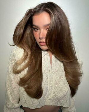Hailee Steinfeld photo 6