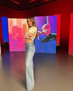 Hailee Steinfeld photo 8