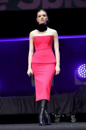 Hailee Steinfeld photo 22