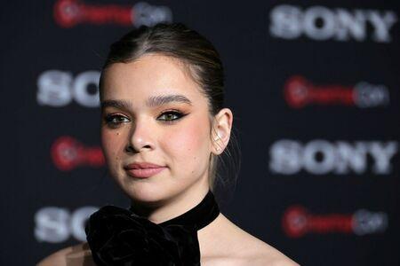 Hailee Steinfeld photo 25