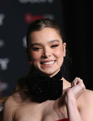 Hailee Steinfeld photo 30