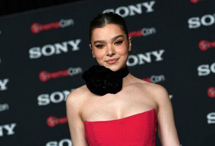 Hailee Steinfeld photo 49