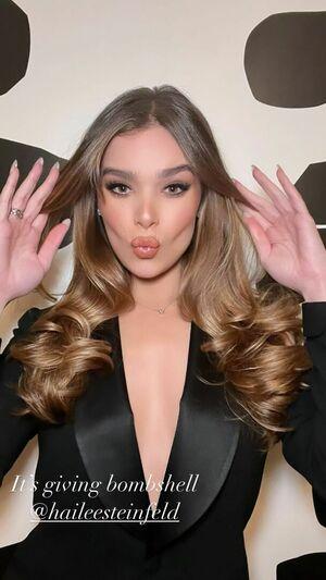 Hailee Steinfeld photo 93