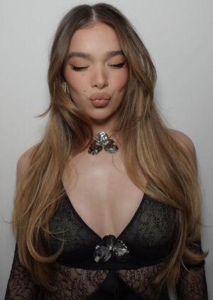 Hailee Steinfeld photo 107