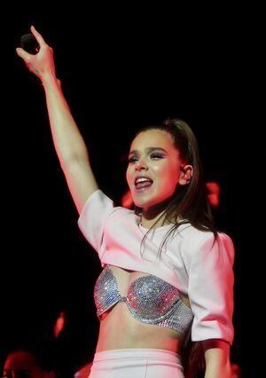 Hailee Steinfeld photo 125
