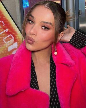 Hailee Steinfeld photo 205