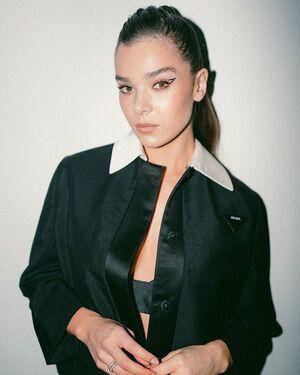 Hailee Steinfeld photo 210
