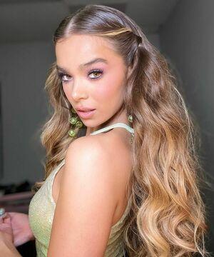 Hailee Steinfeld photo 282