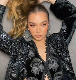 Hailee Steinfeld photo 310