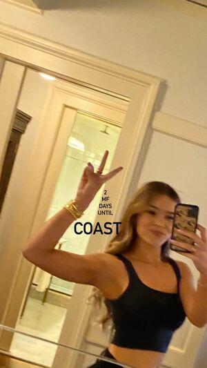 Hailee Steinfeld photo 326