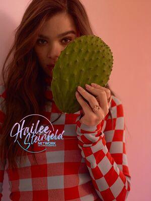 Hailee Steinfeld photo 343