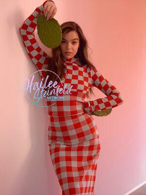 Hailee Steinfeld photo 344