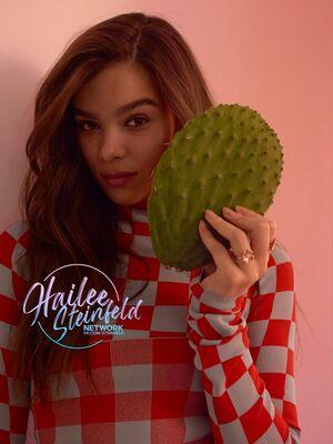 Hailee Steinfeld photo 346