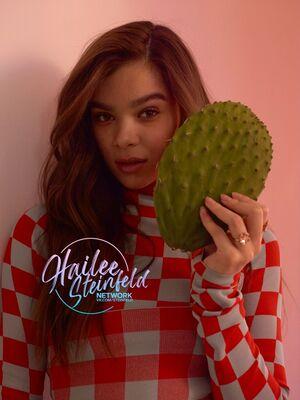 Hailee Steinfeld photo 354