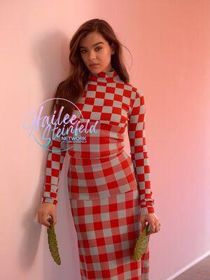 Hailee Steinfeld photo 361