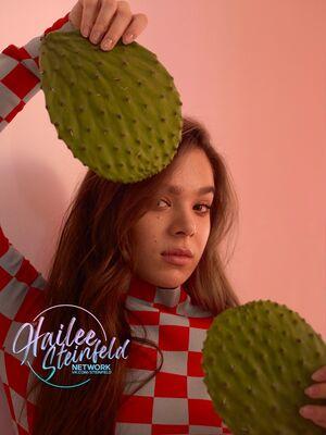 Hailee Steinfeld photo 362