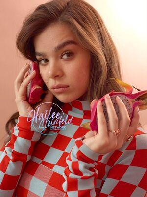 Hailee Steinfeld photo 369