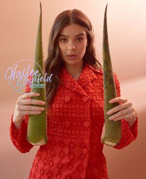 Hailee Steinfeld photo 373