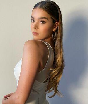 Hailee Steinfeld photo 419