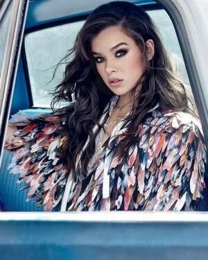 Hailee Steinfeld photo 428
